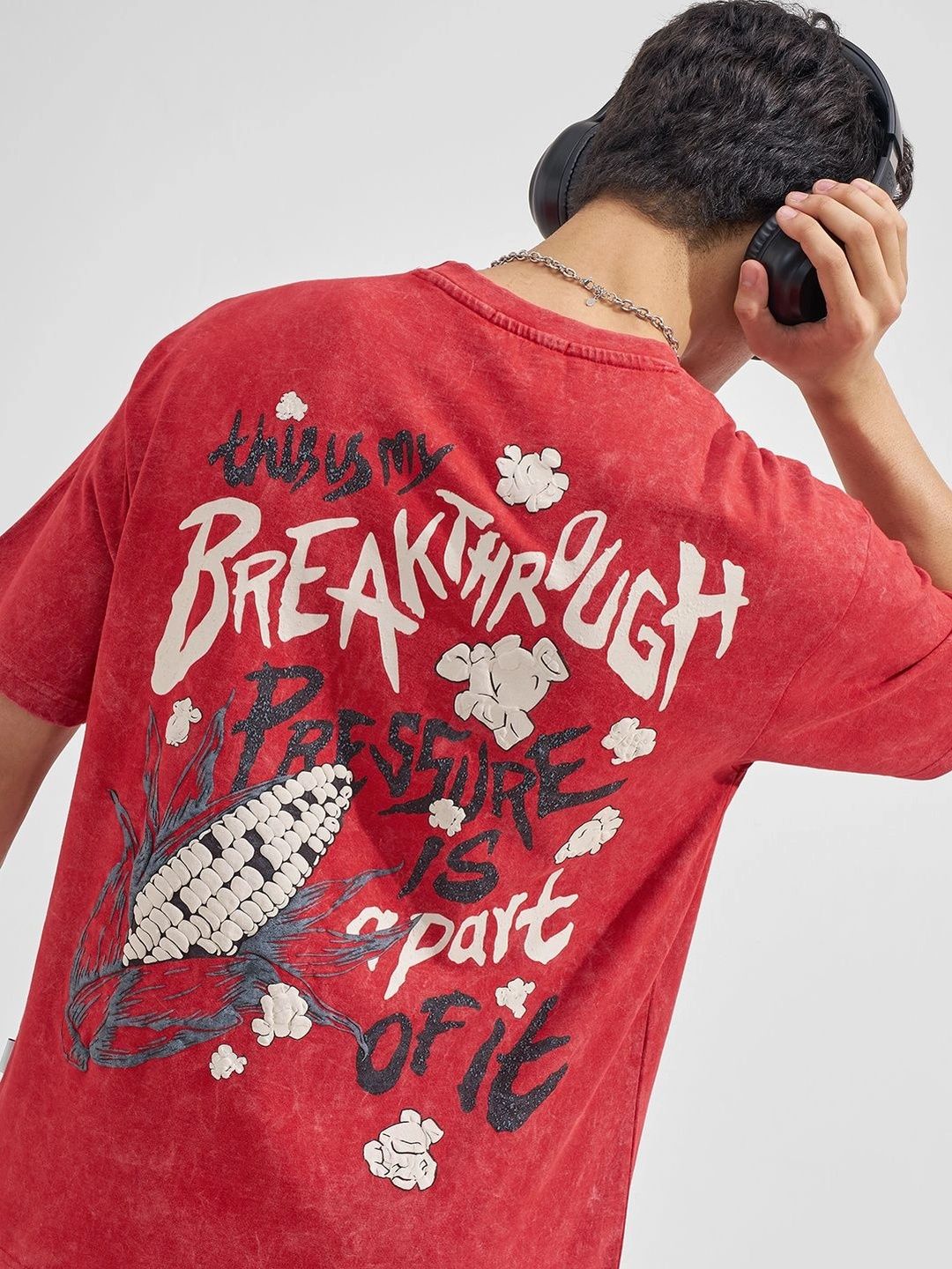 HIGHLANDER Men Relaxed Fit Red Round Neck Half Sleeve Drop Shoulder Graphic Tshirts