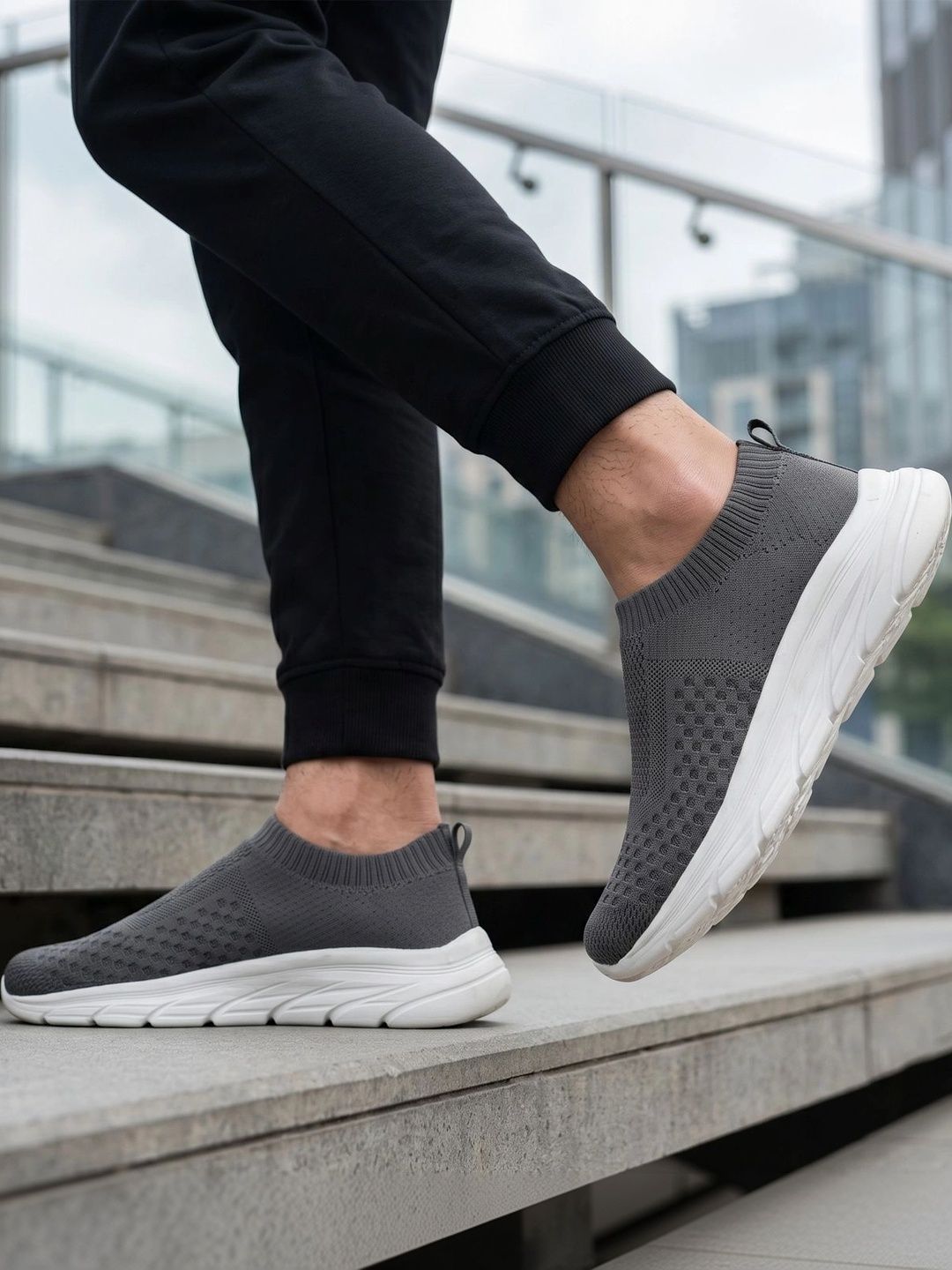 Knight Ace Men Textile Walking Shoes