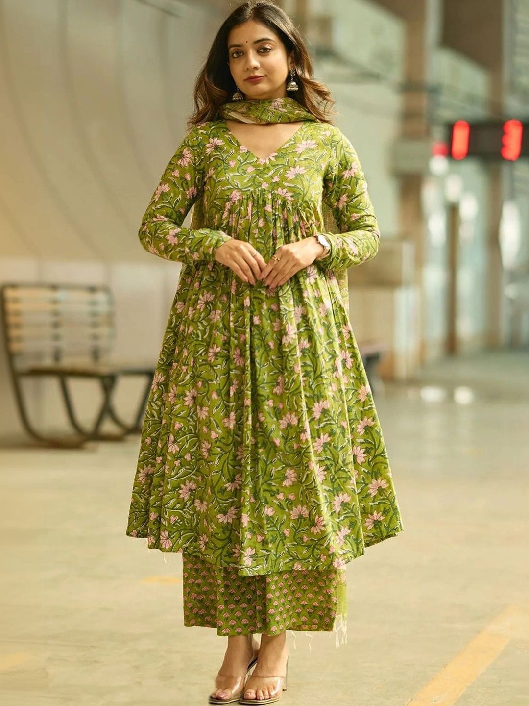 PREM KUMAR PREM KUMAR Women Floral Printed Empire Kurta with Palazzos & With Dupatta