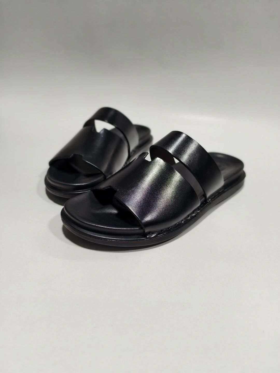 CRAFTAHOLIC Men Sliders