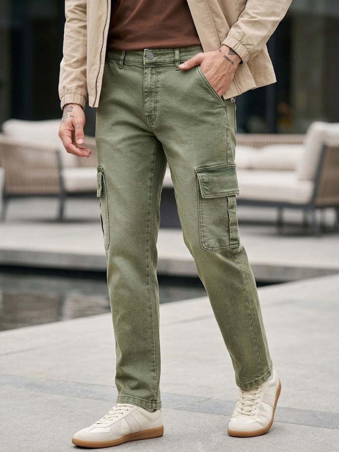 Urbano Fashion Men Olive Green Regular Fit Stretchable Washed Cargo Jeans With 6 Pockets