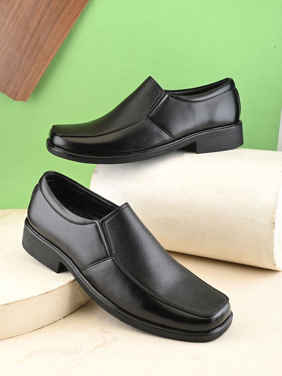 Anouk Men Round Toe Slip-On Slip-On Shoes Formal Shoes