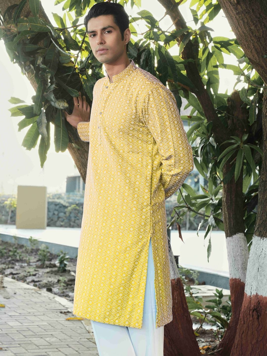 Anouk Men Geometric Embroidery Knee Length Straight Kurta