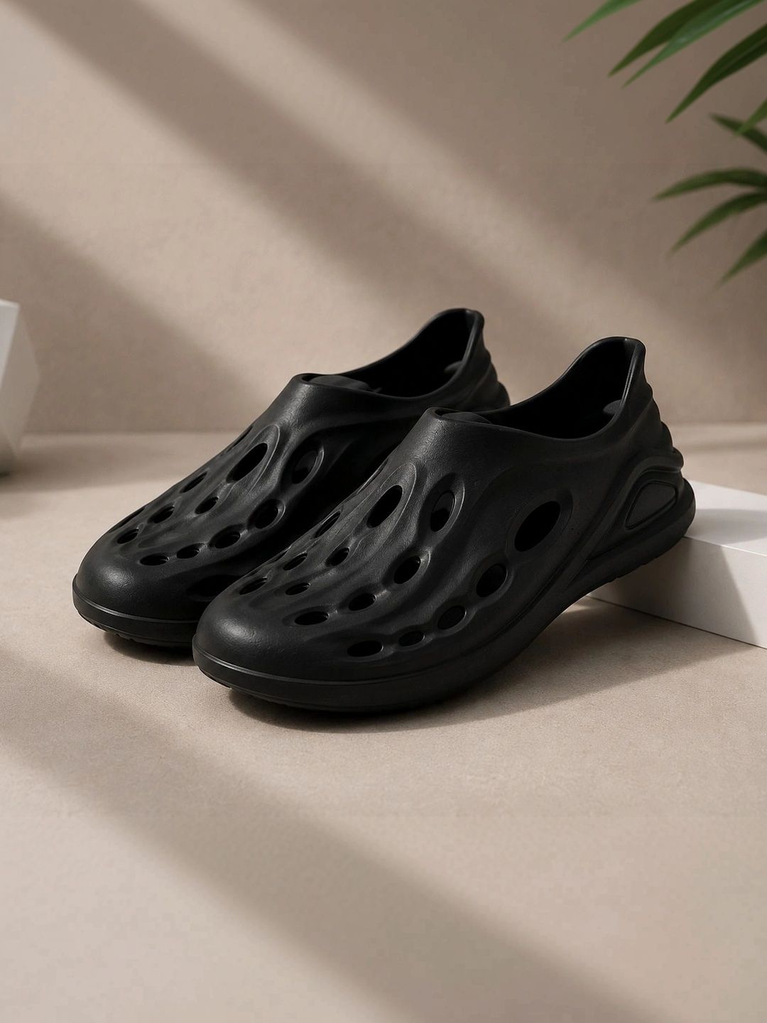 Roadster Men Comfort Sandals