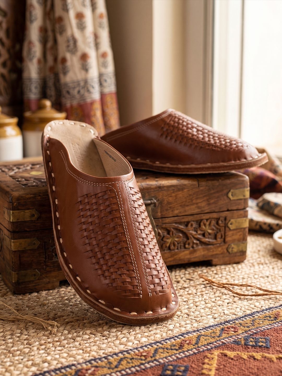 Anouk Men Ethnic Mojaris Flats