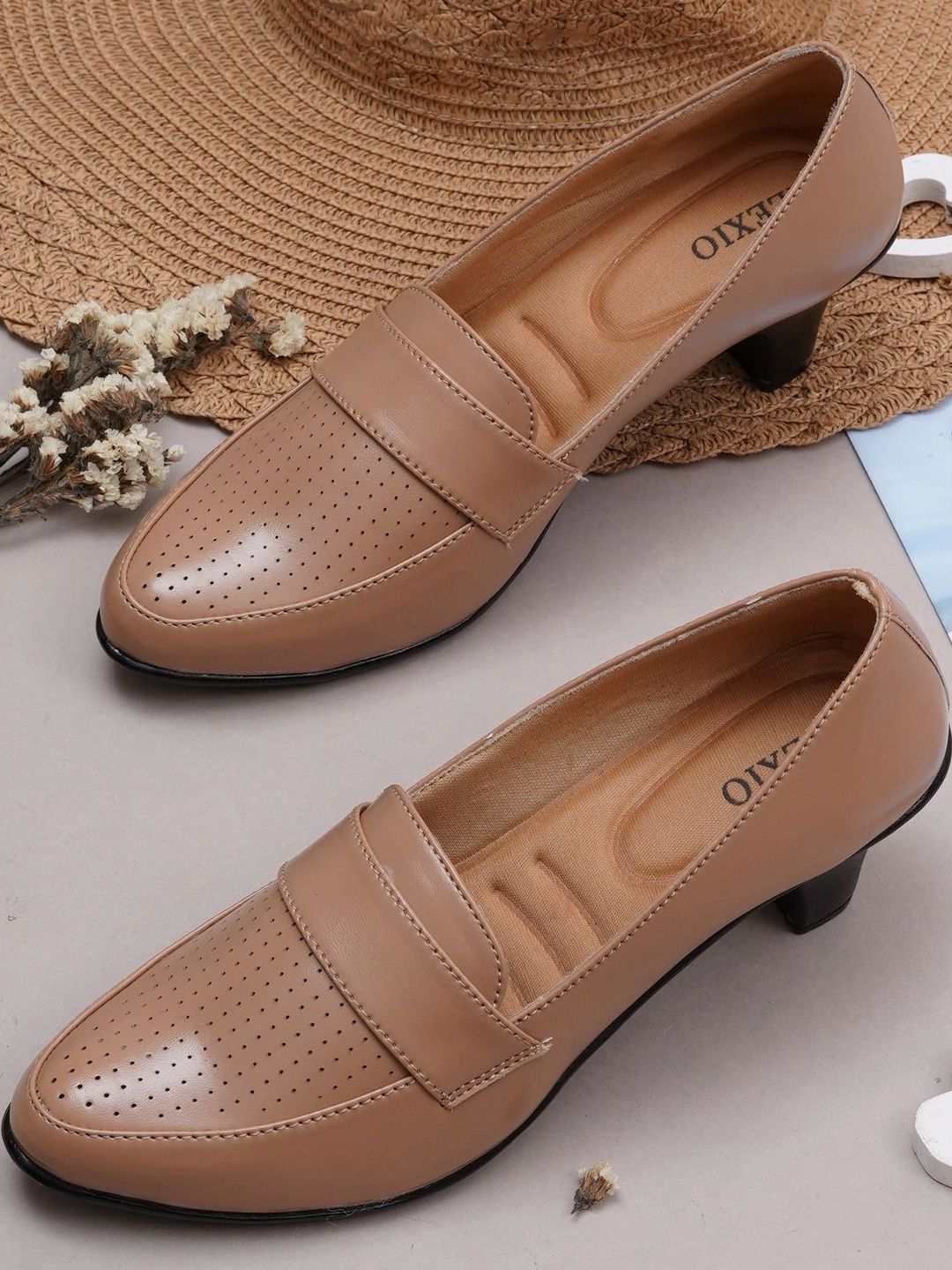ALLEYSTRAP Textured Kitten Pumps