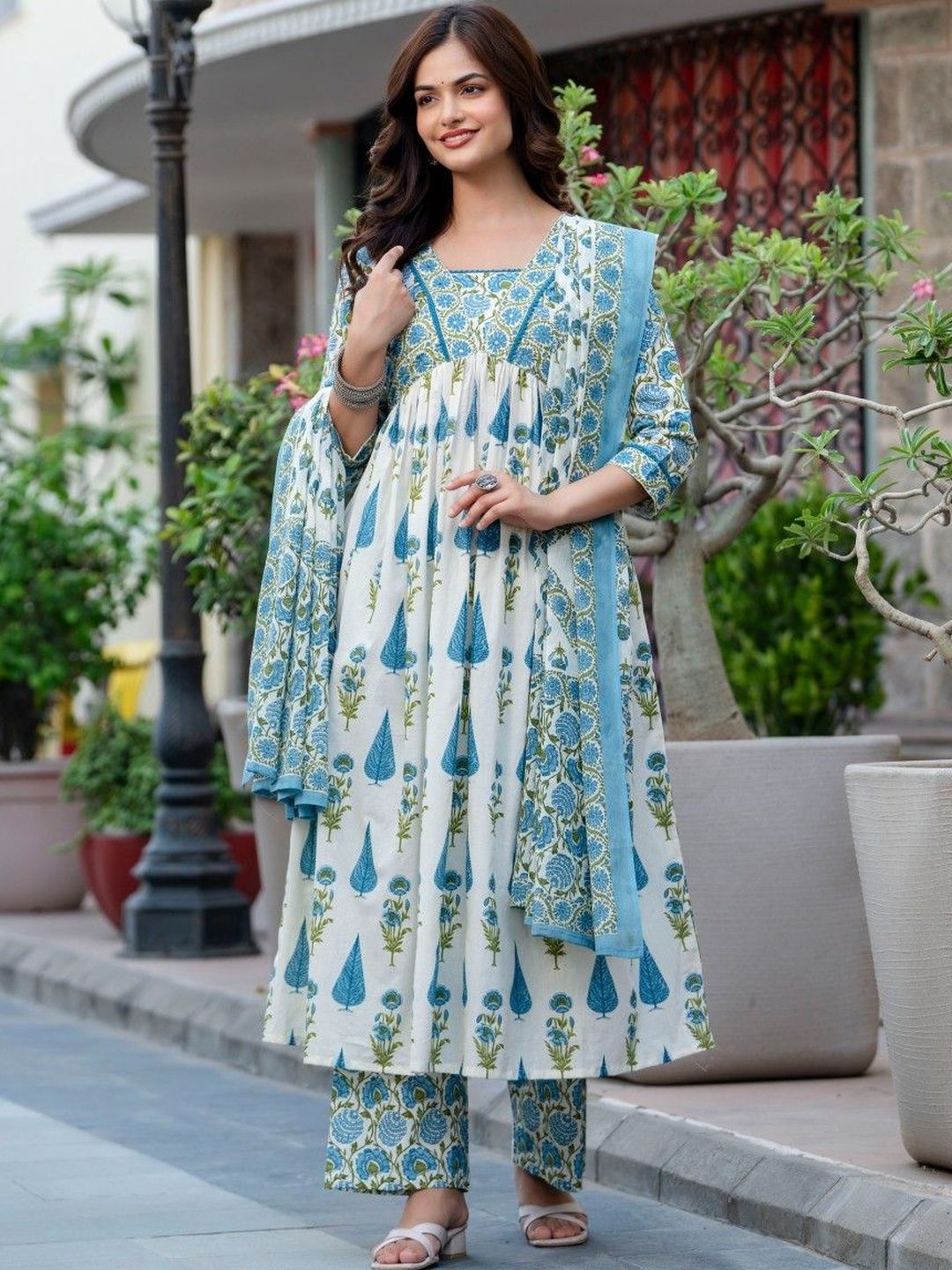 Anouk Women Floral Printed Tiered Pure Cotton Kurta with Trousers & With Dupatta