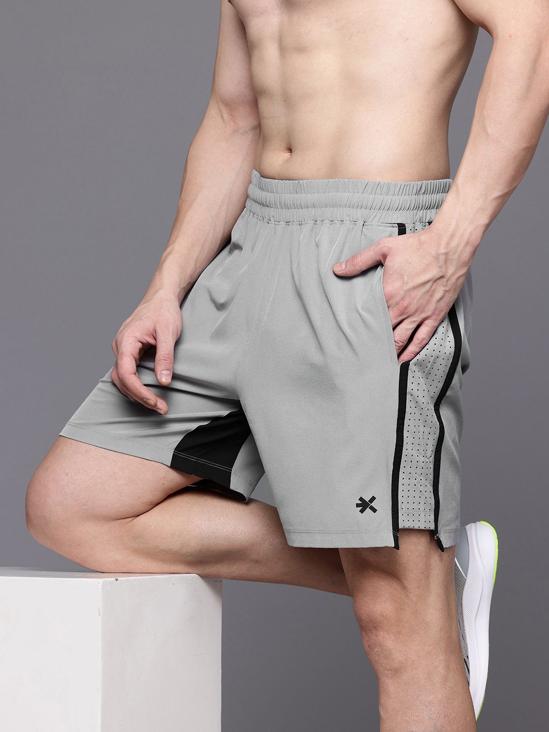 HRX by Hrithik Roshan HRX by Hrithik Roshan Men Self Design Sports Shorts