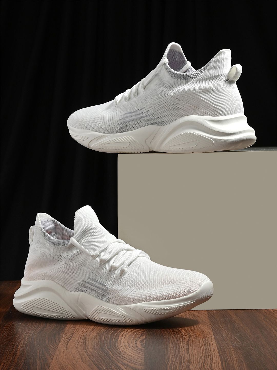 HRX by Hrithik Roshan Men White Mesh Walking Shoes