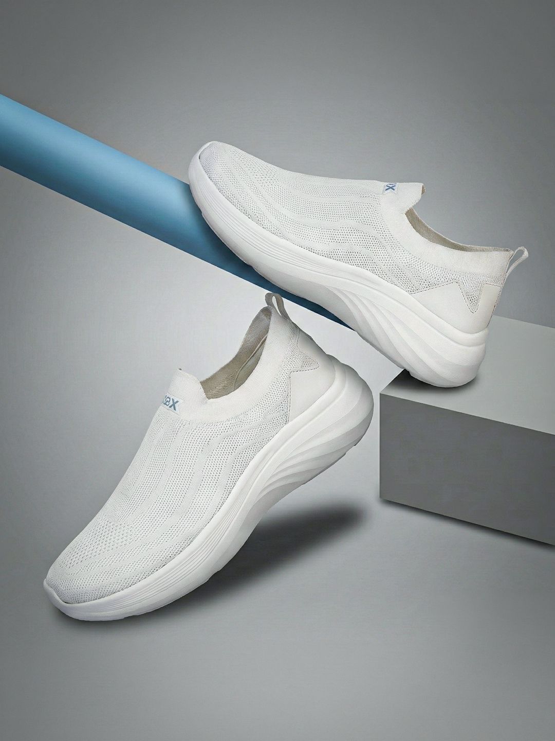HRX by Hrithik Roshan Men Textile Running Shoes