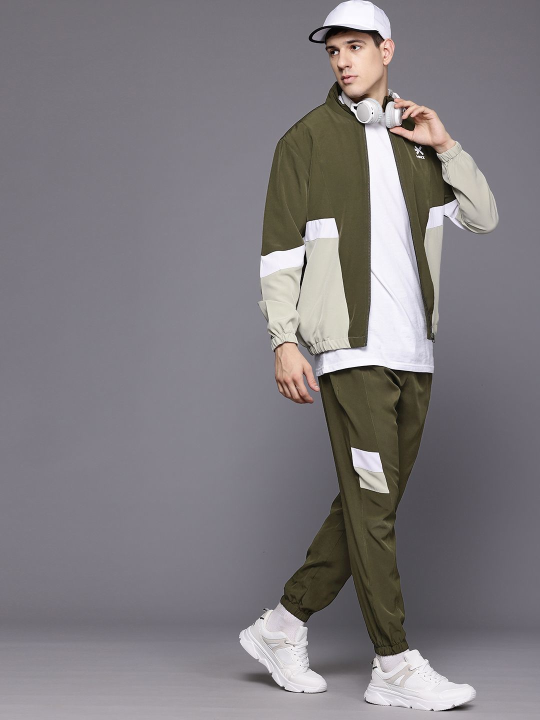 HRX by Hrithik Roshan Men Colourblocked Lifestyle Tracksuit