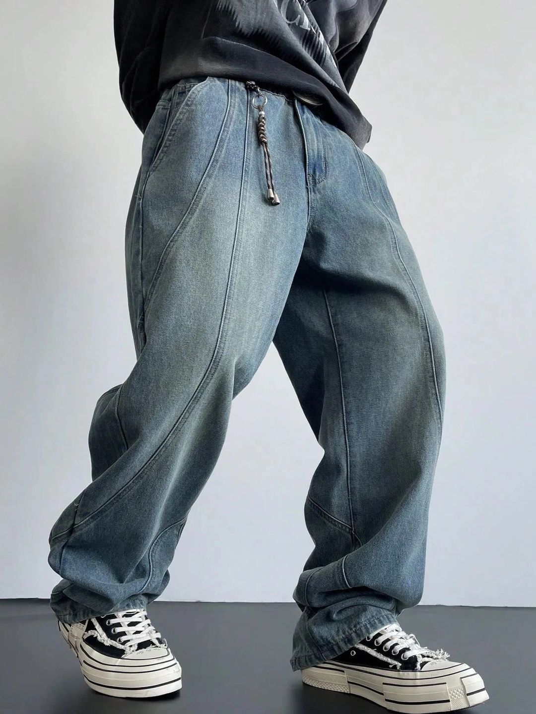 Off Duty India Men Straight Fit Mid-Rise Jeans