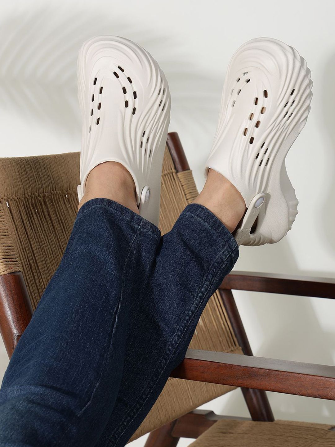 HRX by Hrithik Roshan Men Self Design Clogs
