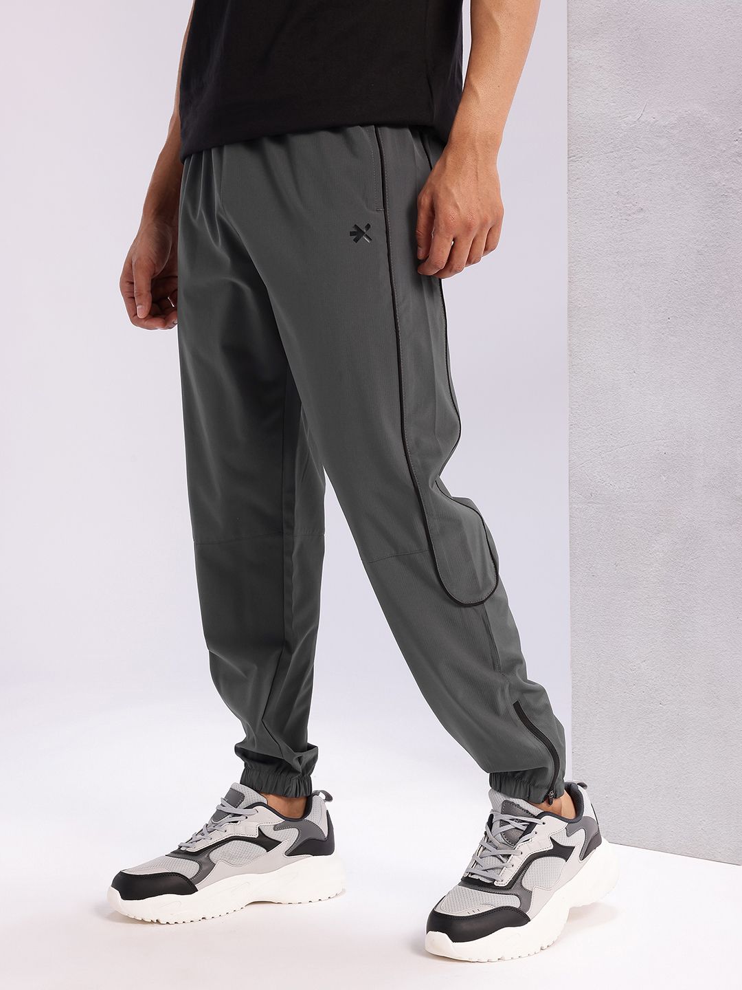 HRX by Hrithik Roshan Men Mid-Rise Rapid-Dry Paneled Lifestyle Joggers