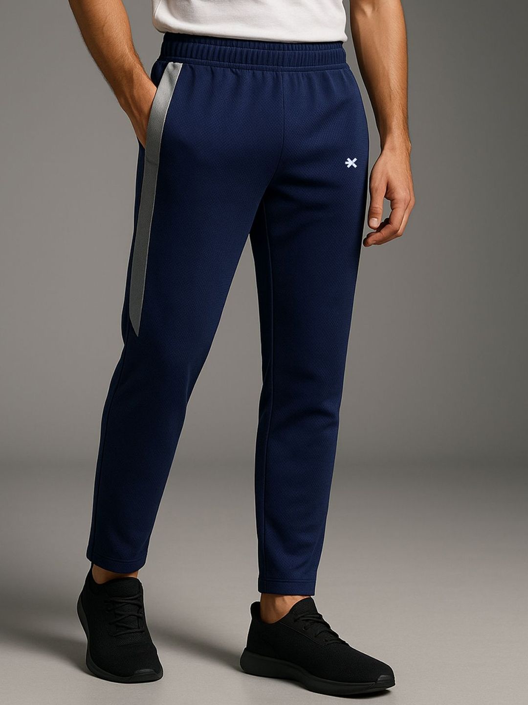 HRX by Hrithik Roshan Men Regular Fit Mid-Rise Track Pant