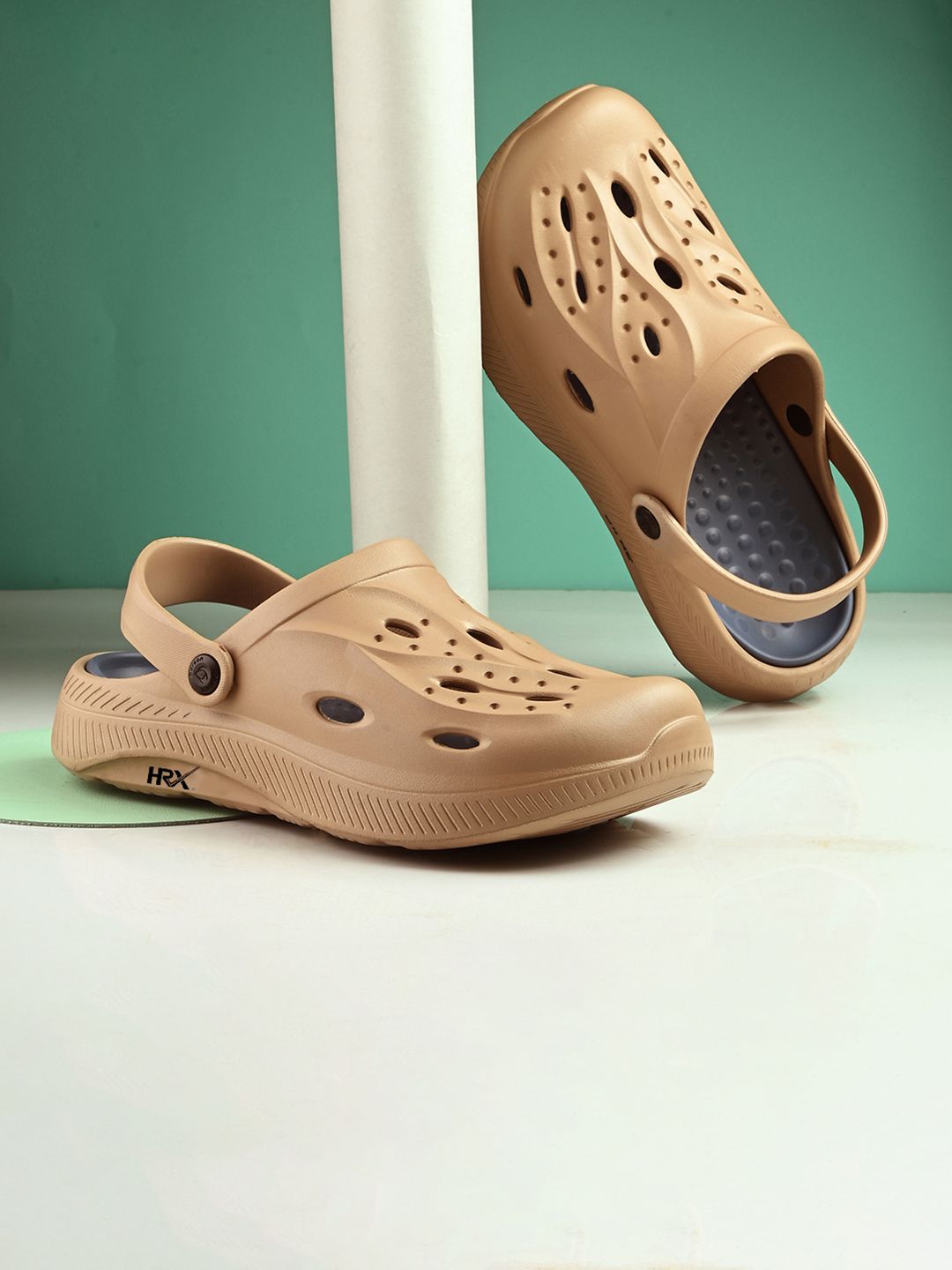 HRX by Hrithik Roshan Men Clogs Sandals