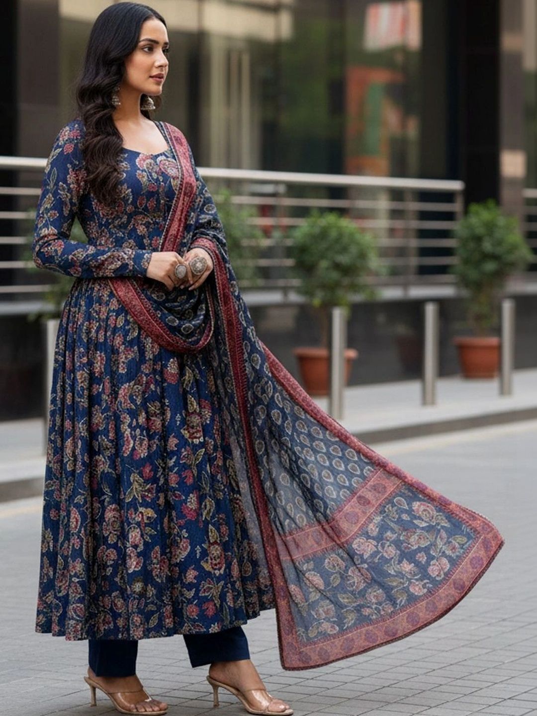 PREM KUMAR PREM KUMAR Women Floral Printed Empire Kurta with Trousers & With Dupatta