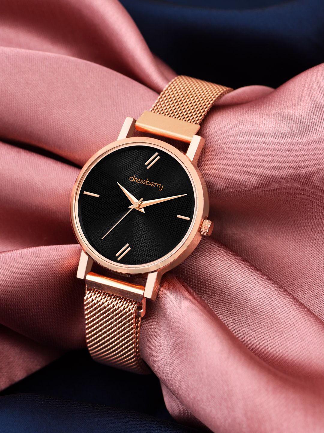 DressBerry Women Embellished Dial & Bracelet Style Straps Analogue Watch HOBDB-127
