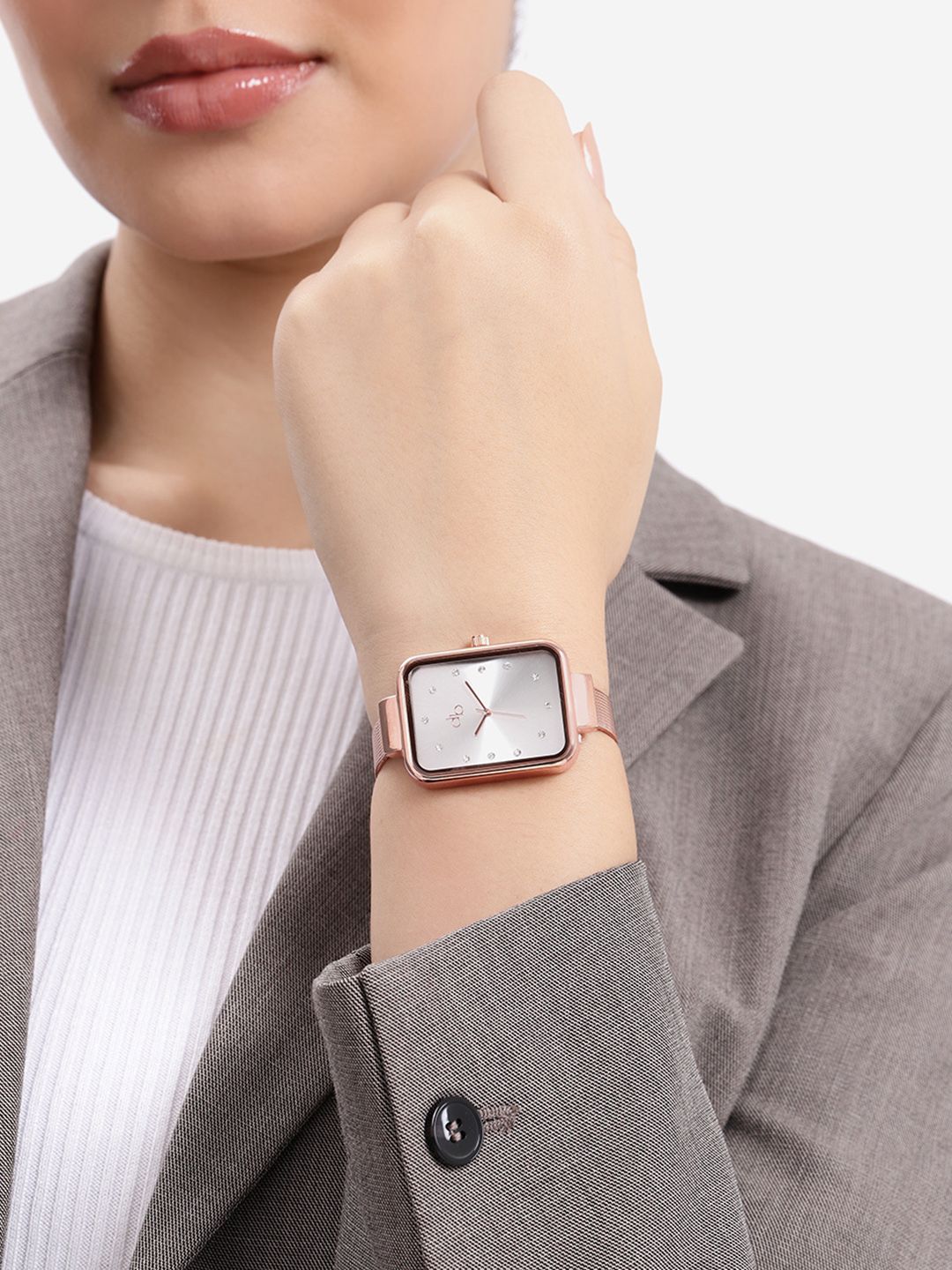 DressBerry Women Embellished Dial Analogue Watch UT-A8634RGW-DB