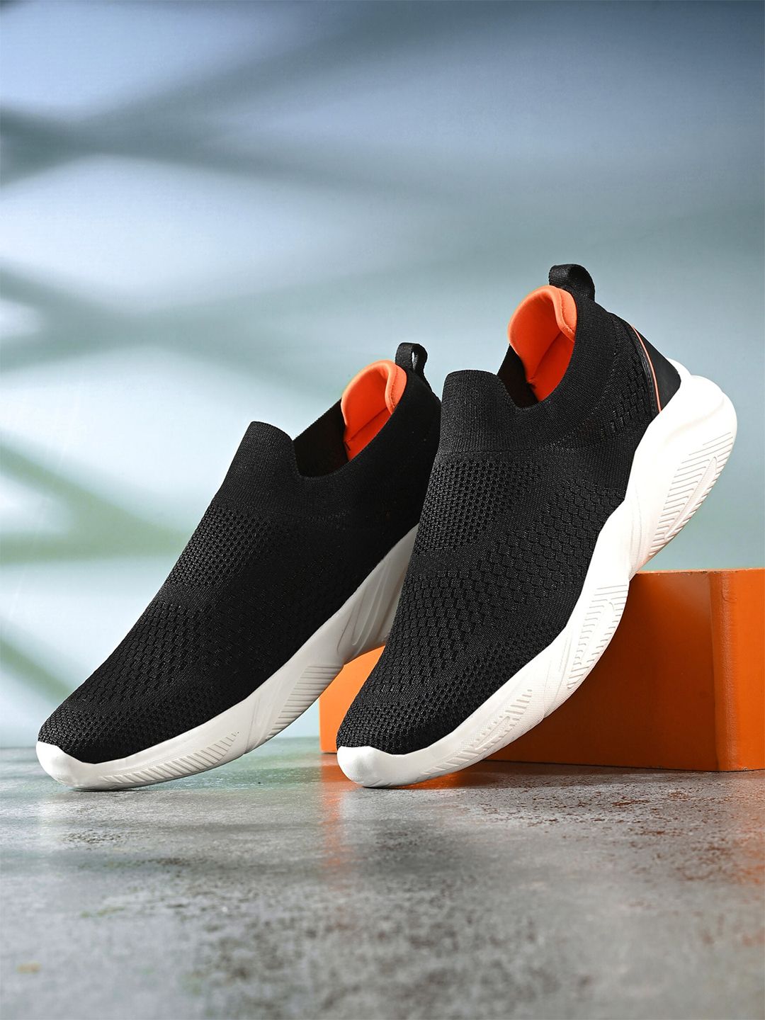 HRX by Hrithik Roshan Men Black & White PU Foam Bounce Back Walking Shoes