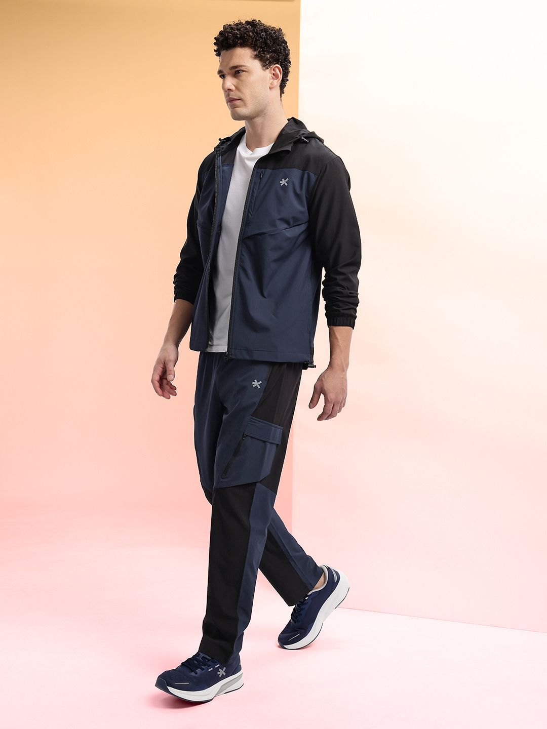 HRX by Hrithik Roshan Colourblocked Rapid-Dry Running Tracksuit with Reflective Elements