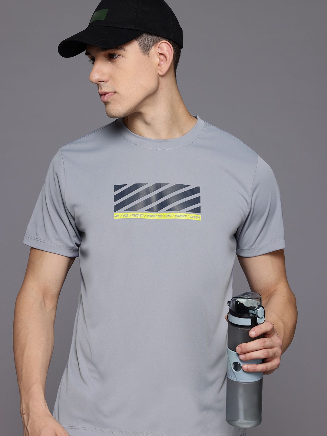 HRX by Hrithik Roshan Geometric Printed Running T-shirt