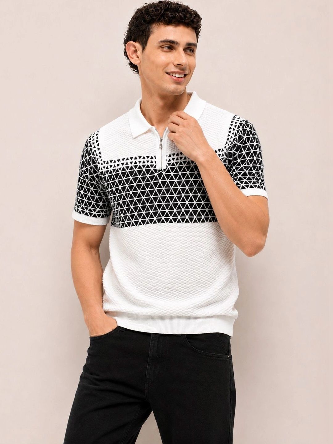 Araavi Men Printed Polo Collar T-shirt