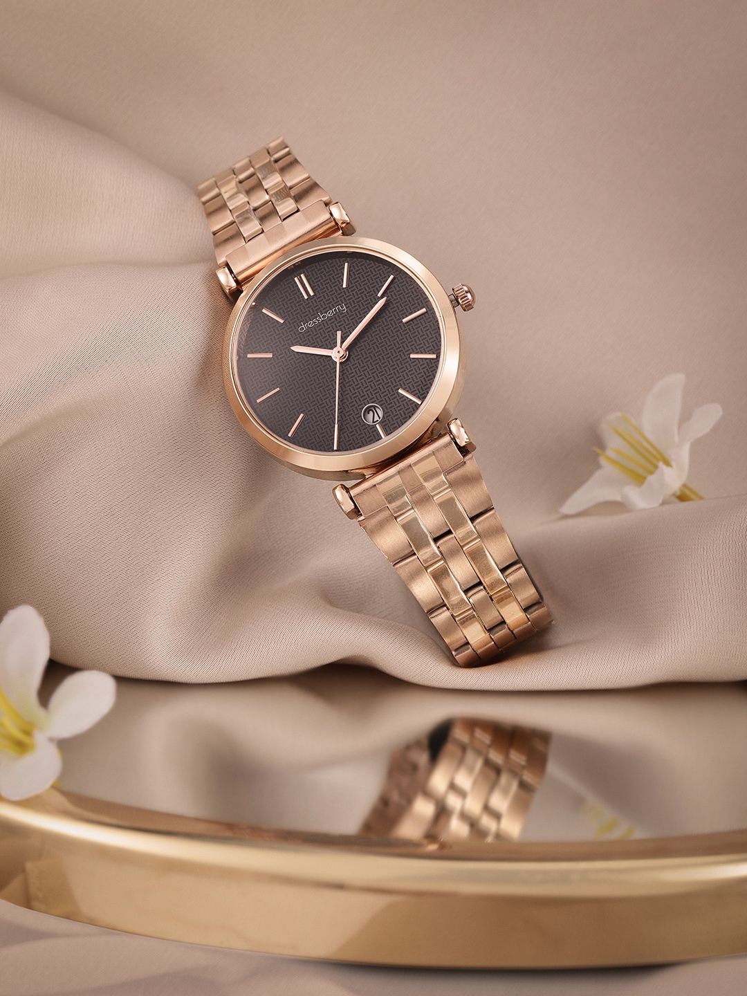 DressBerry Women Black Dial & Rose Gold Toned Bracelet Style Straps Analogue Watch AW21-2B