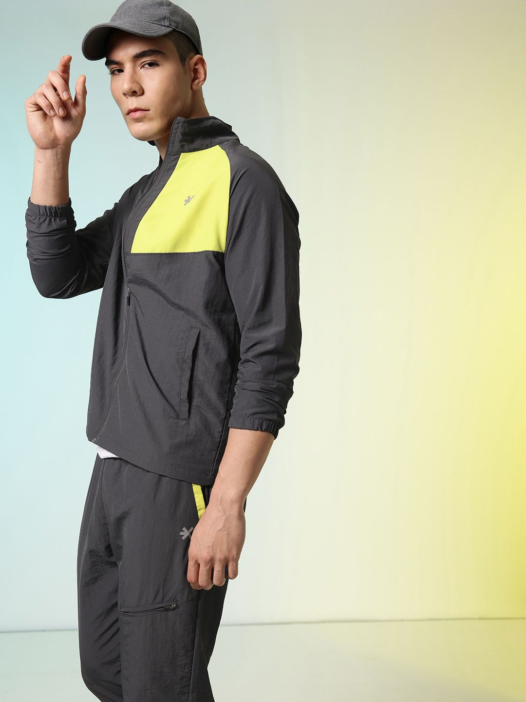HRX by Hrithik Roshan Colourblocked Rapid Dry Running Tracksuit