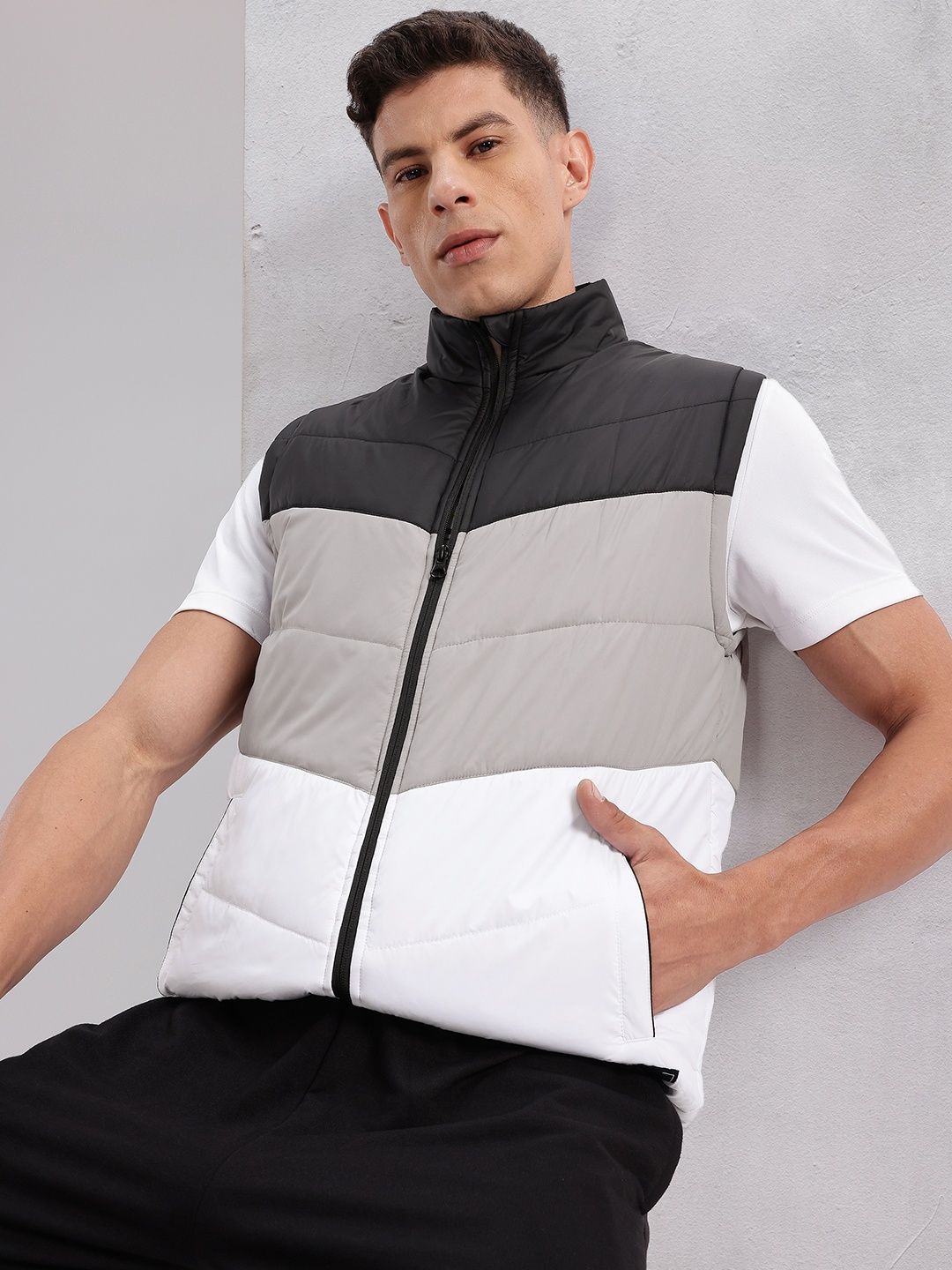 HRX by Hrithik Roshan Men Colourblocked Gilet Jacket