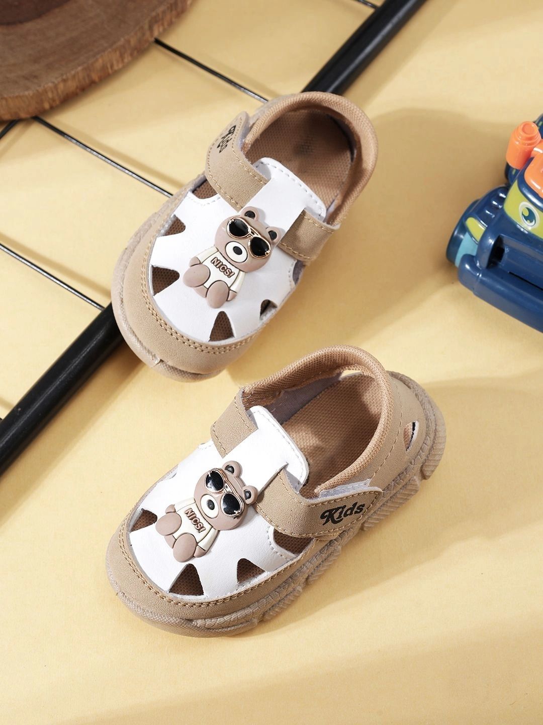 SCHOOZI SCHOOZI Unisex Kids Casual Shoes
