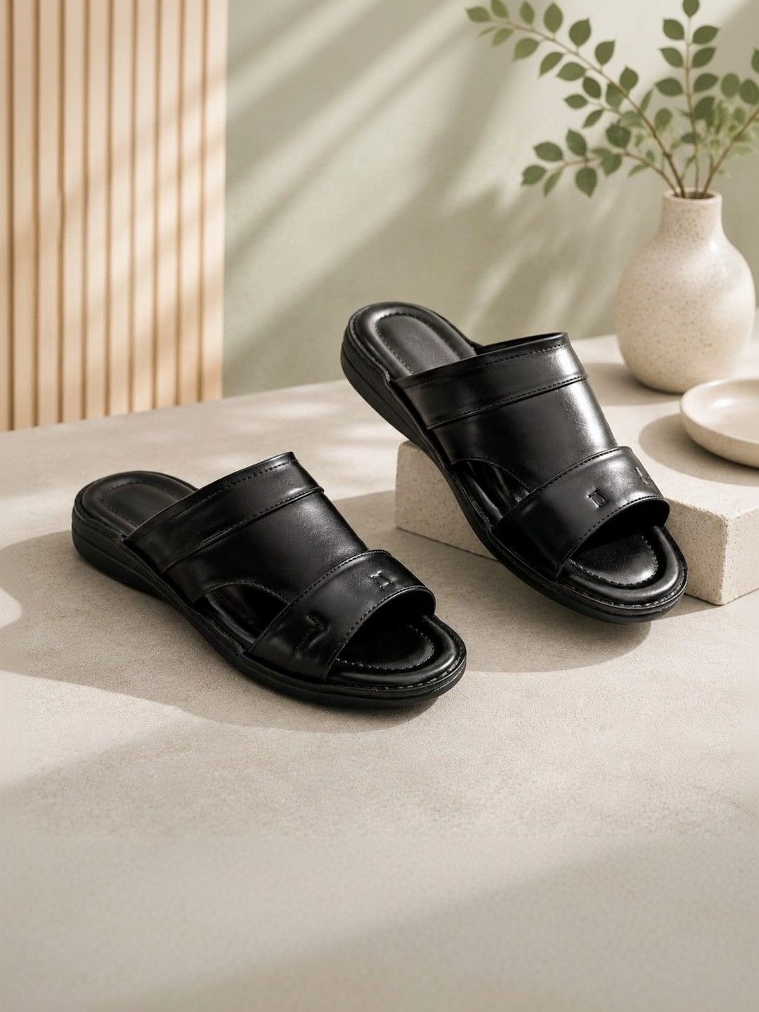 REAL BLISS FOOTWEAR Men Comfort Sandals