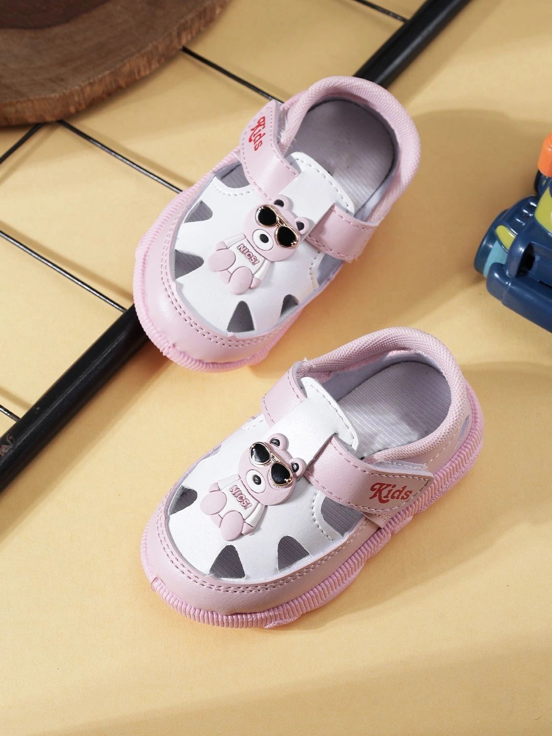 SCHOOZI SCHOOZI Unisex Kids Casual Shoes with Velcro Closure