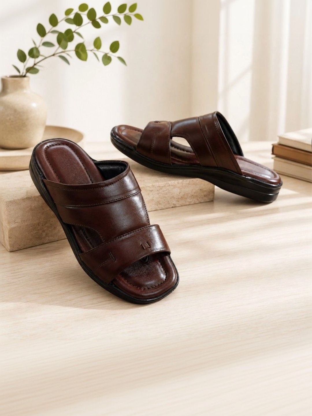 REAL BLISS FOOTWEAR Men Comfort Sandals