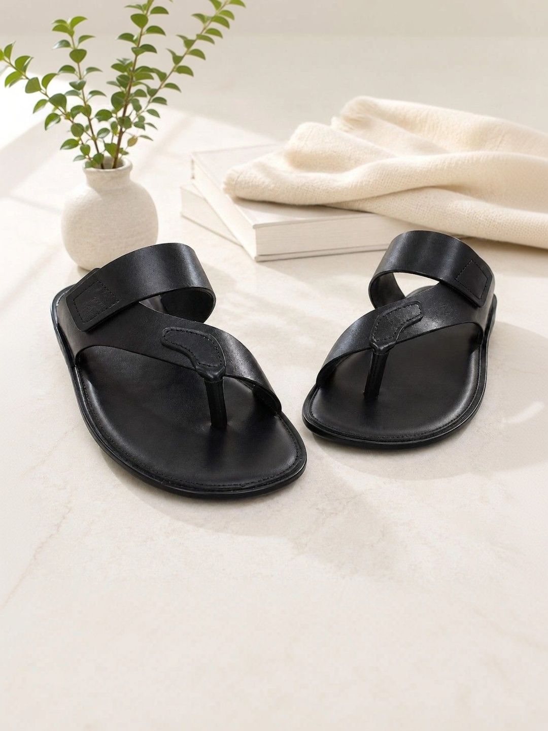 REAL BLISS FOOTWEAR Men Comfort Sandals