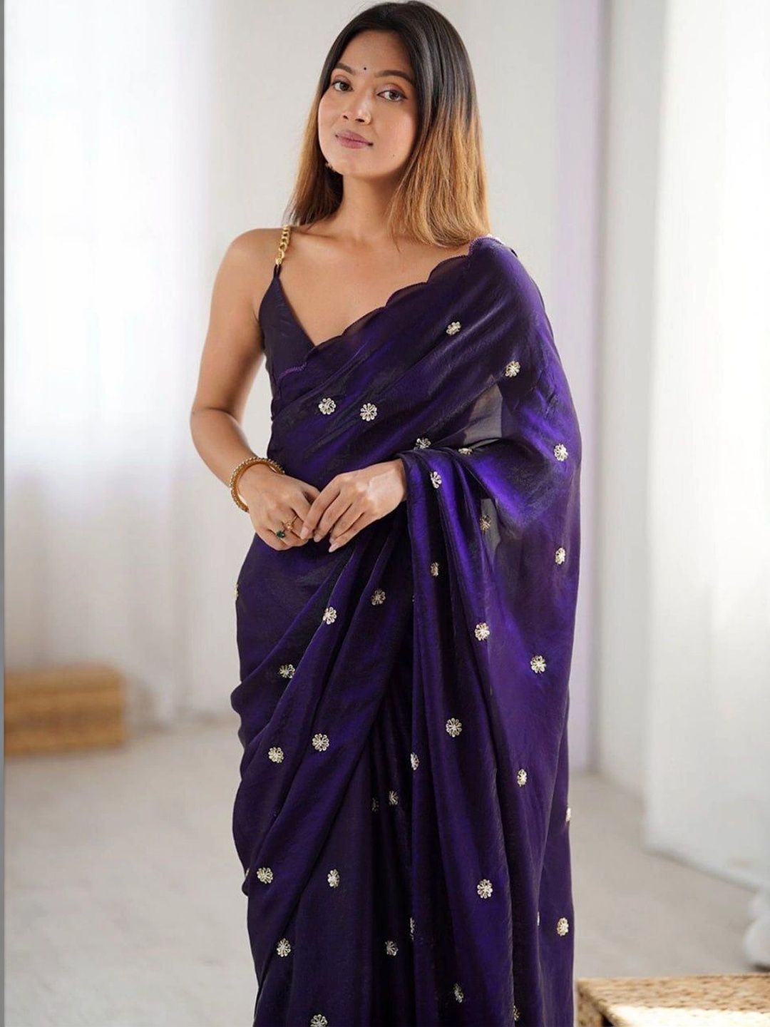 GULLAK Embroidered Pure Georgette Saree