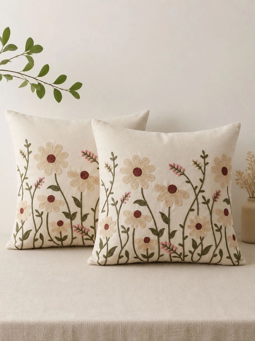 VORNEXA VORNEXA Cream-Coloured & Pink Set of 2 Floral Velvet Blend Square Cushion Covers