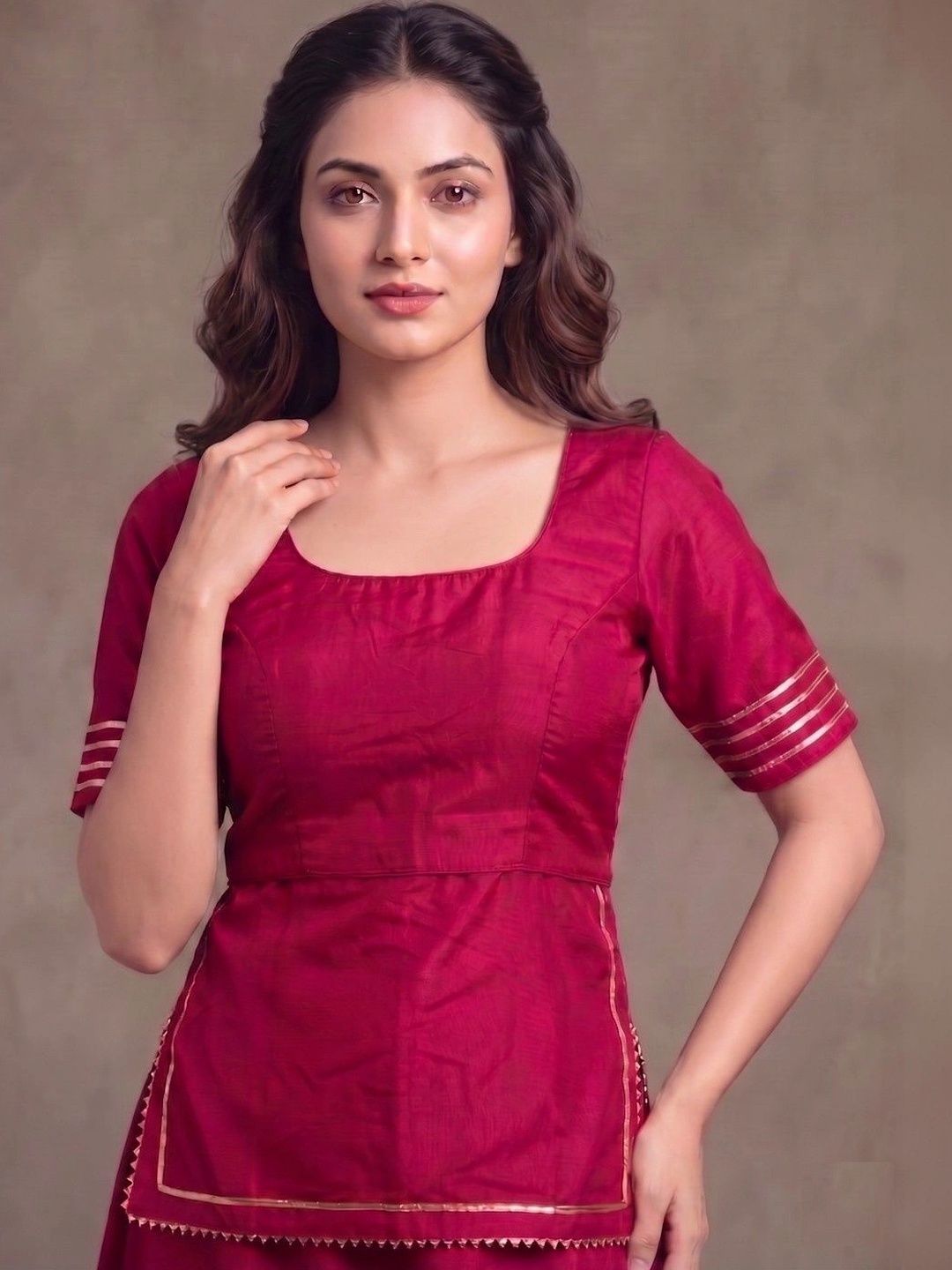RAGHUVEER CREATION RAGHUVEER CREATION Woven Design Mirror Work Saree Blouse