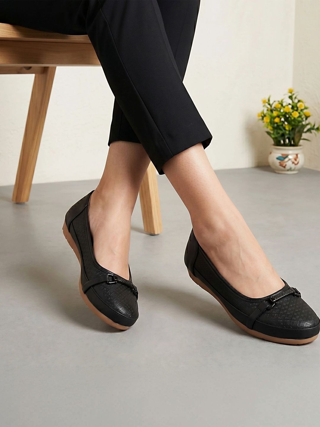 Roadster Roadster Women Textured Ballerinas