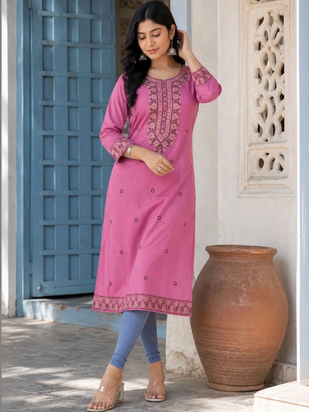 PU FASHION Embroidered Round Neck Ethnic Straight Kurta