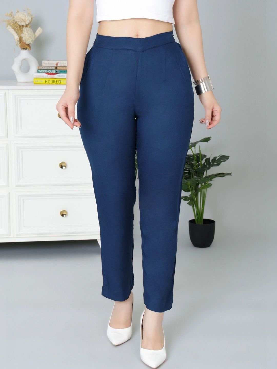Mlada Women Relaxed High-Rise Trousers