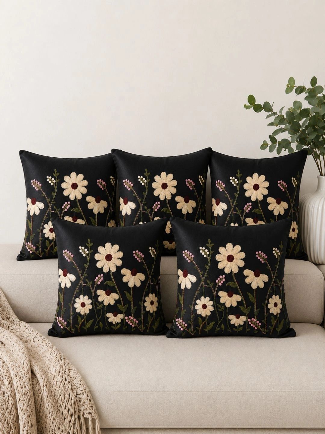 VORNEXA VORNEXA Black & Cream-Coloured Set of 5 Floral Velvet Blend Square Cushion Covers