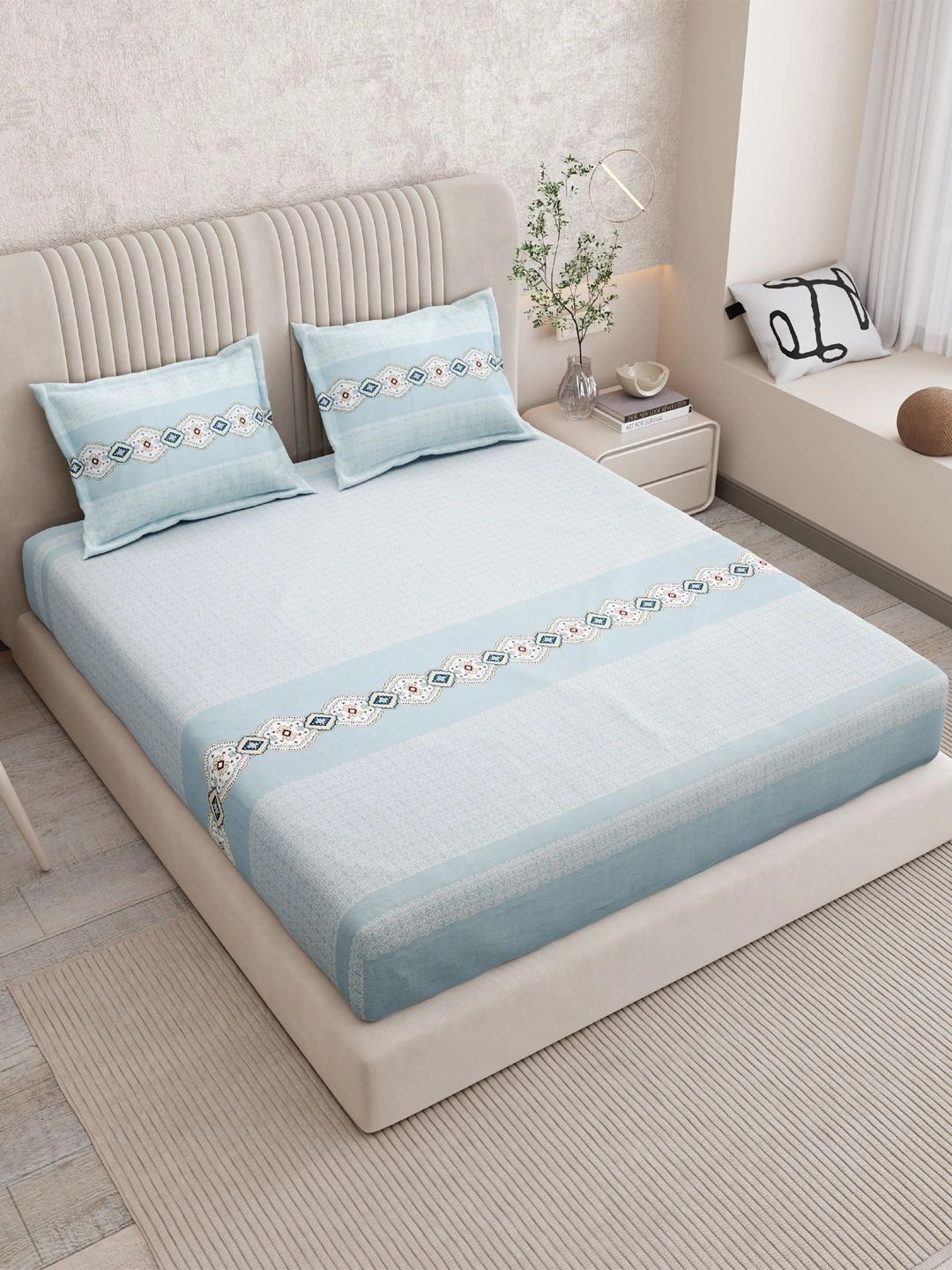 Sangria Blue Geometric 160 TC King Bedsheet with 2 Pillow Covers