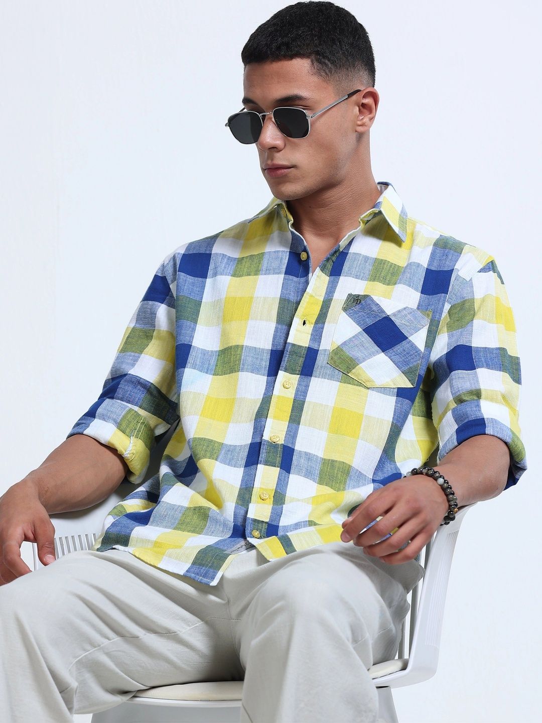 FashionDistrict Men Classic Checked Casual Shirt