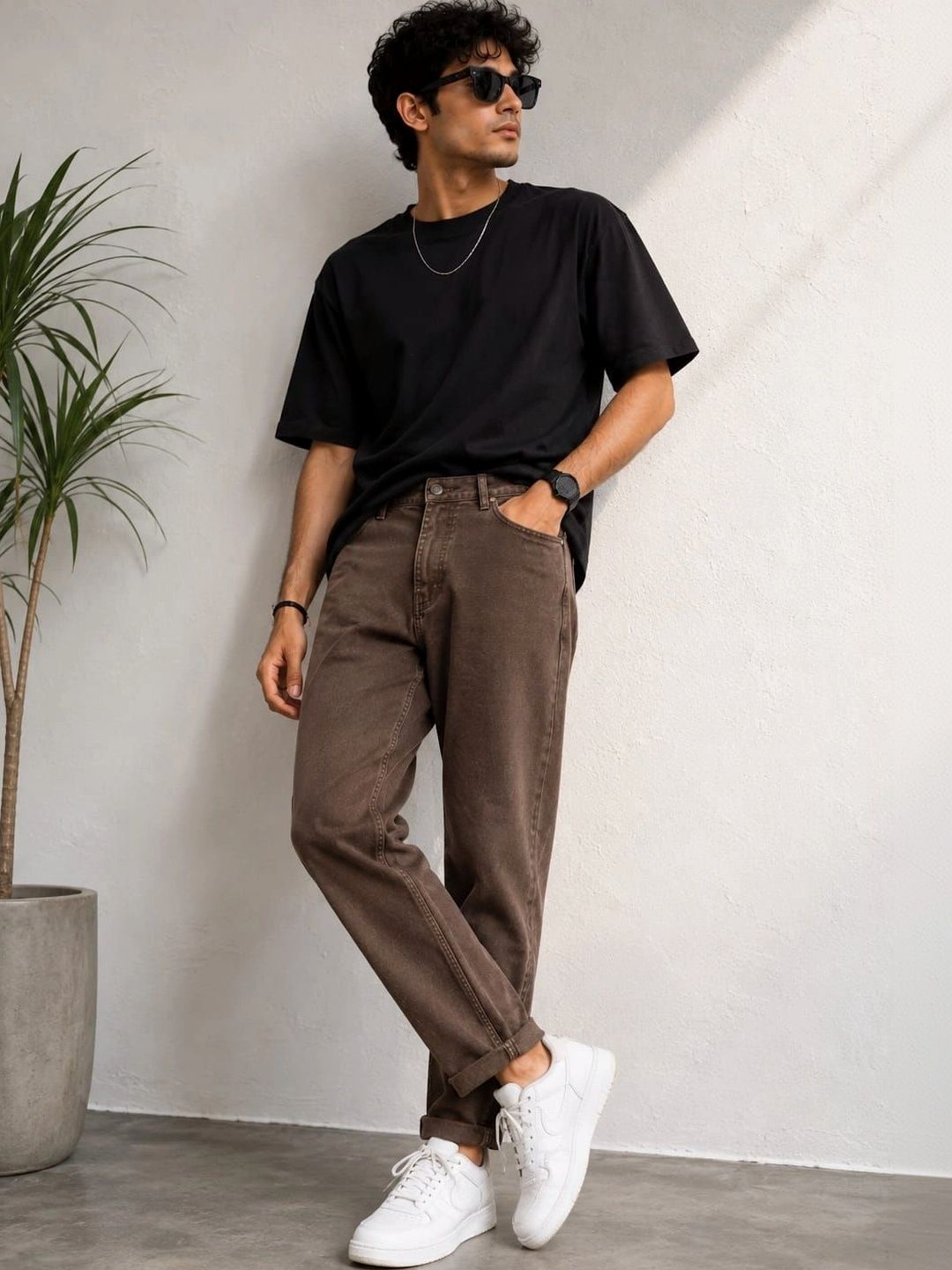 Dot Badges Men Mid-Rise Cuffed Hem Jeans