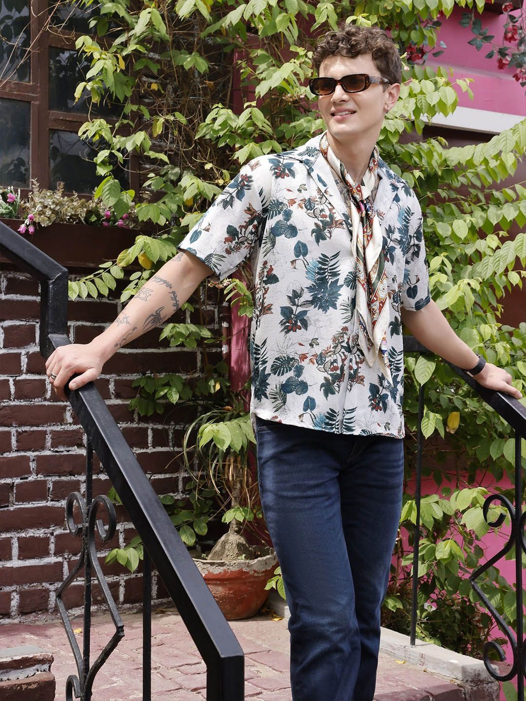 RAHI TRENDZ Floral Printed Spread Collar Relaxed Fit Shirt