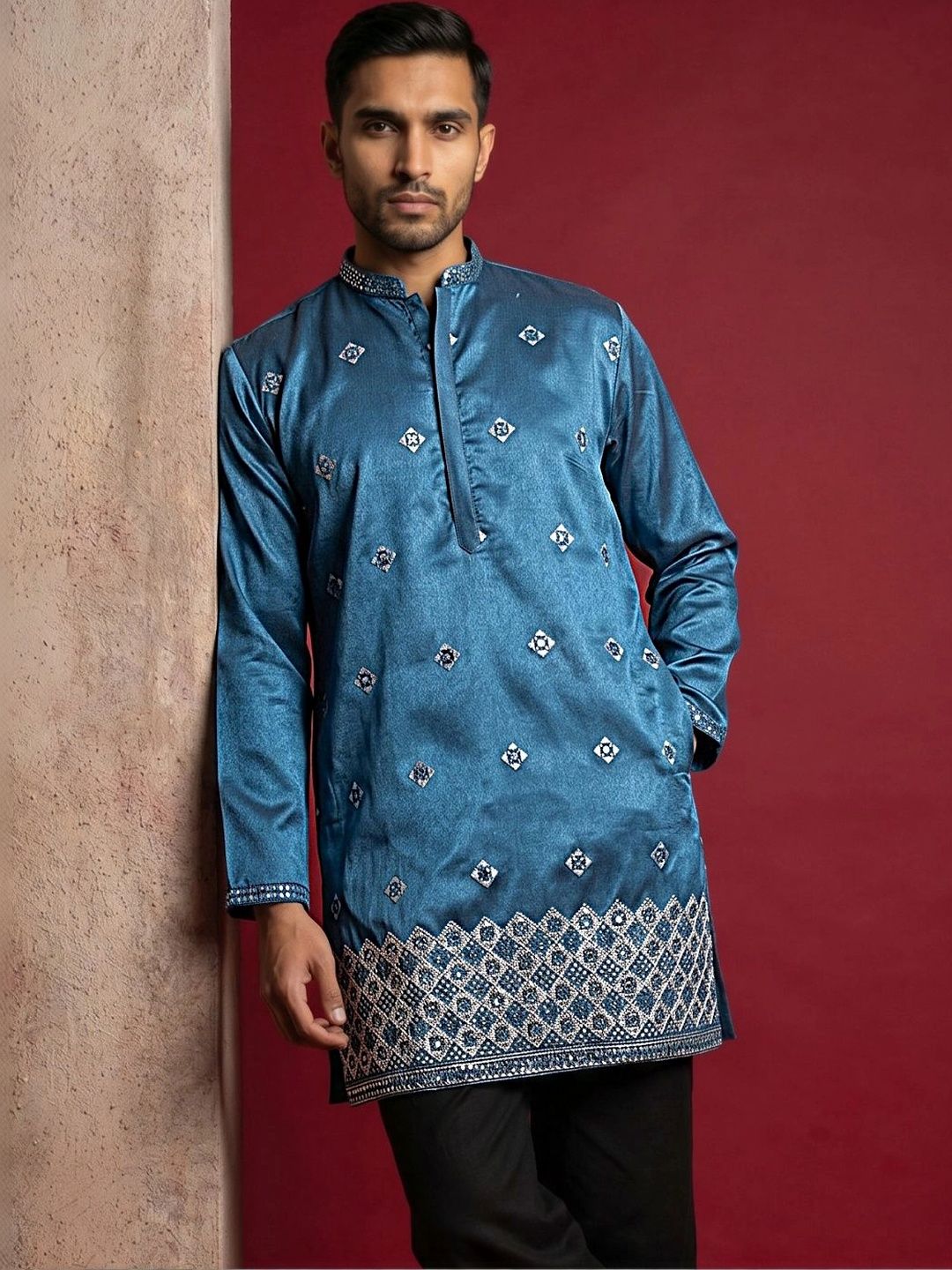 Jompers Men Embellished Thread Work Kurta