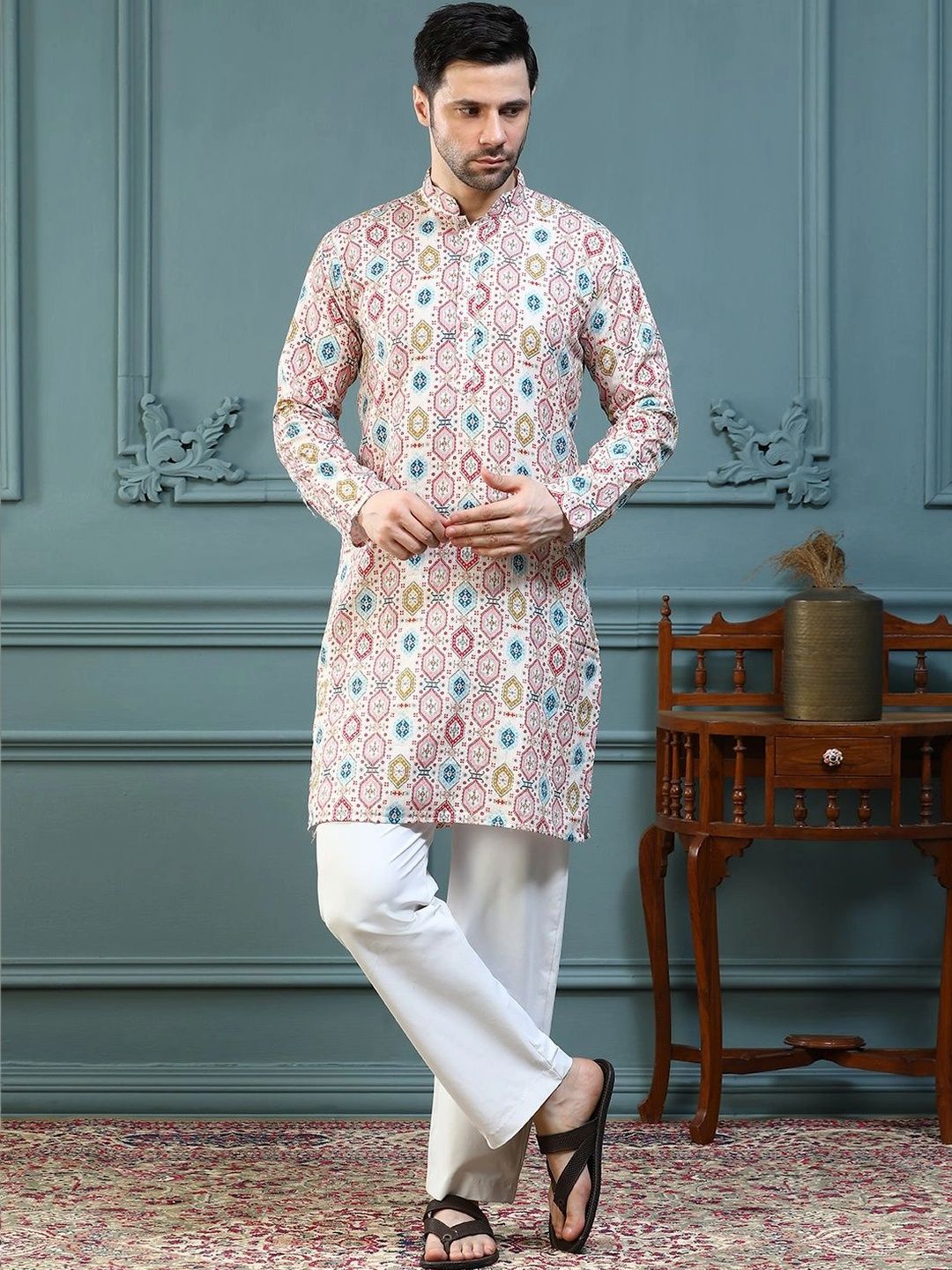 ALMORA Men Geometric Print Kurta with Mandarin Collar