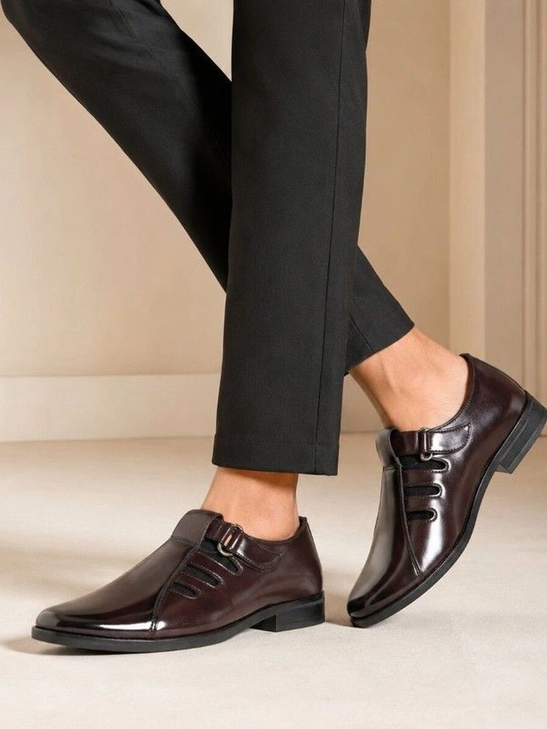 House of Pataudi Men Shoe-Style Sandals