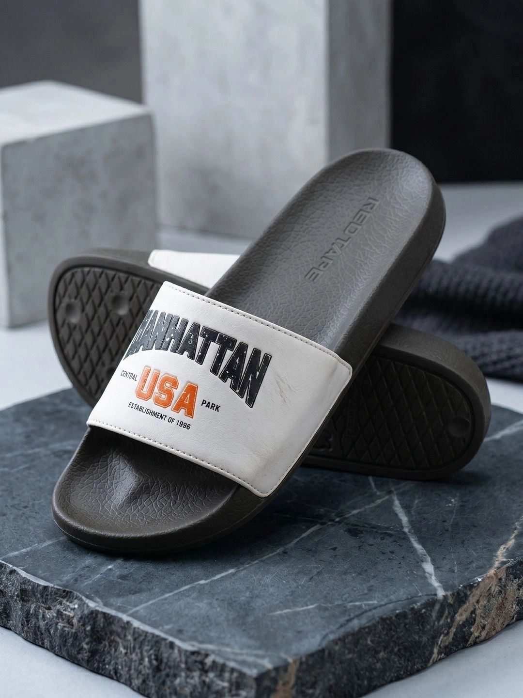 Red Tape Men Printed Lightweight Sliders